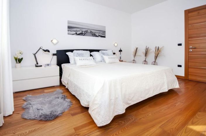 Image No.15-4 Bed Property for sale