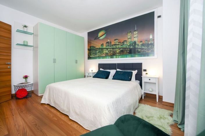 Image No.17-4 Bed Property for sale