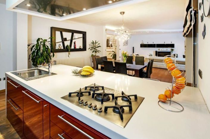 Image No.8-4 Bed Property for sale