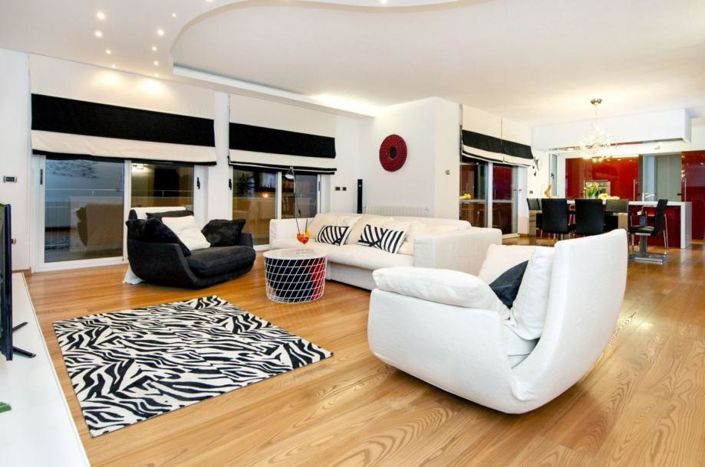 Image No.9-4 Bed Property for sale