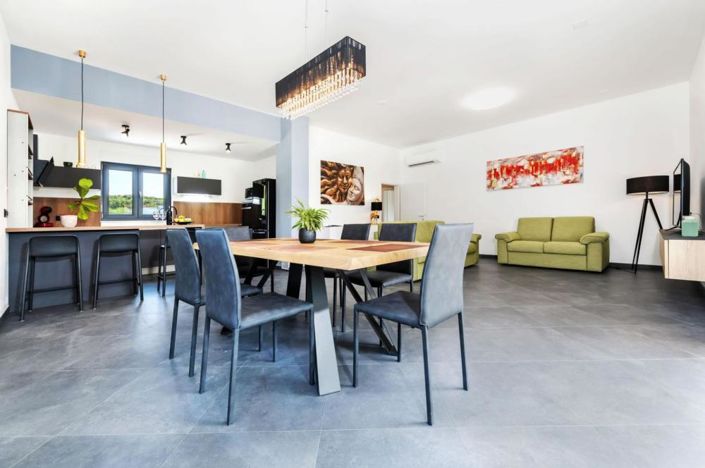 Image No.15-2 Bed Property for sale