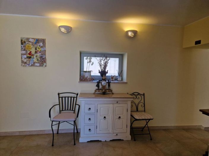 Image No.19-4 Bed Property for sale