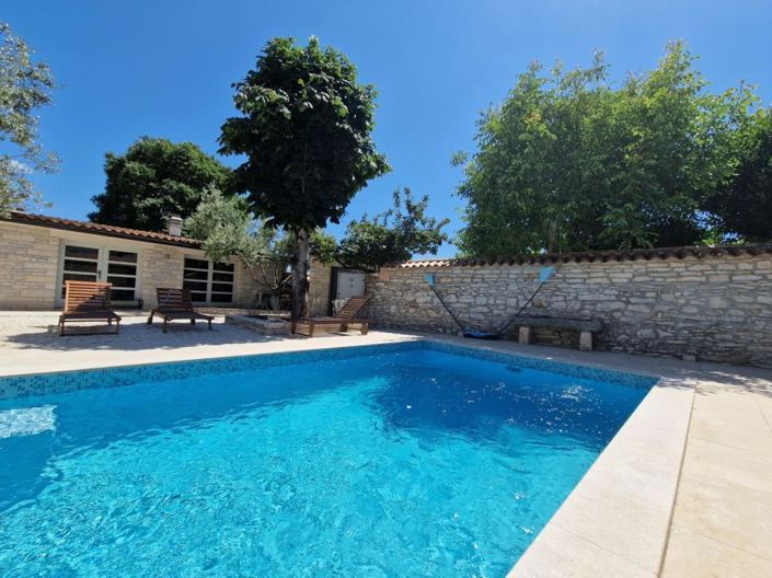 Image No.4-4 Bed Property for sale