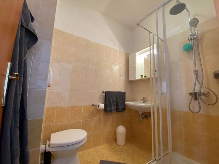 Image No.23-10 Bed Property for sale