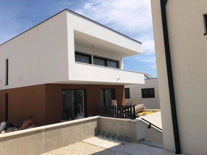 Image No.9-4 Bed Property for sale