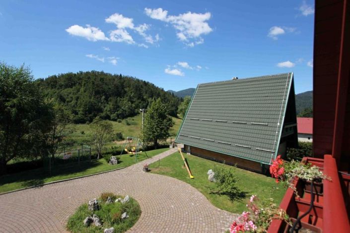 Image No.17-8 Bed Property for sale