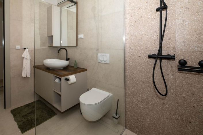 Image No.9-3 Bed Property for sale