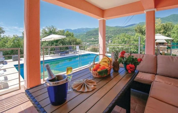 Image No.22-4 Bed Property for sale