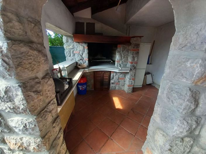 Image No.11-5 Bed Property for sale