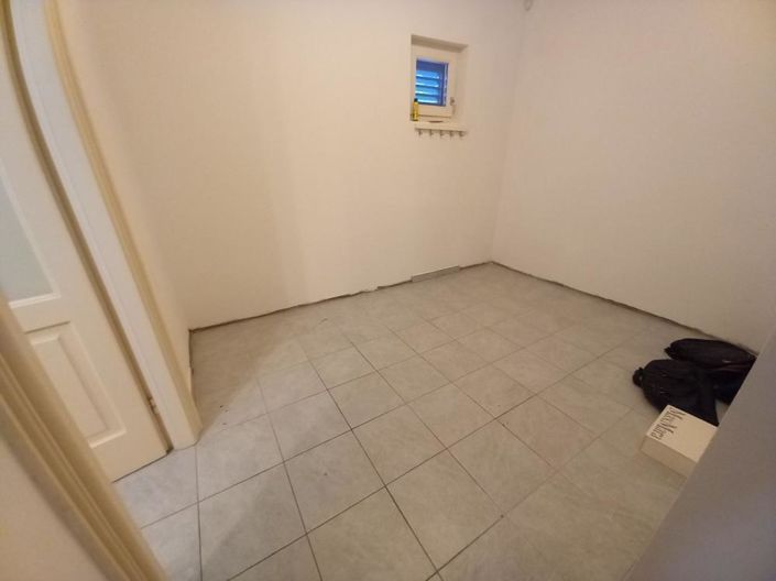 Image No.25-5 Bed Property for sale