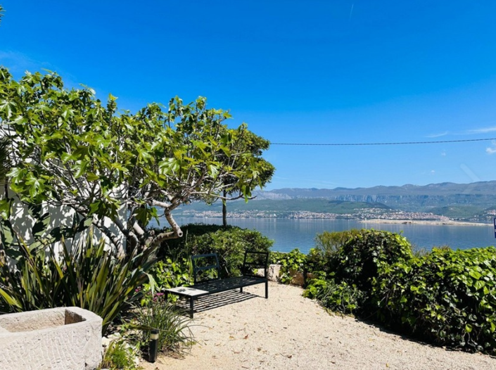 Image No.3-3 Bed Property for sale