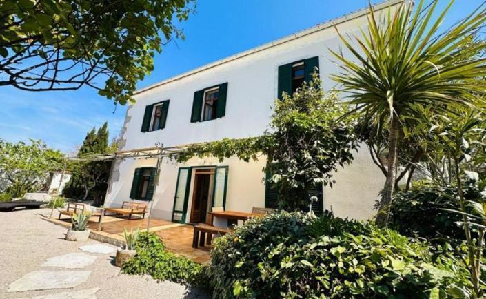 Image No.6-3 Bed Property for sale