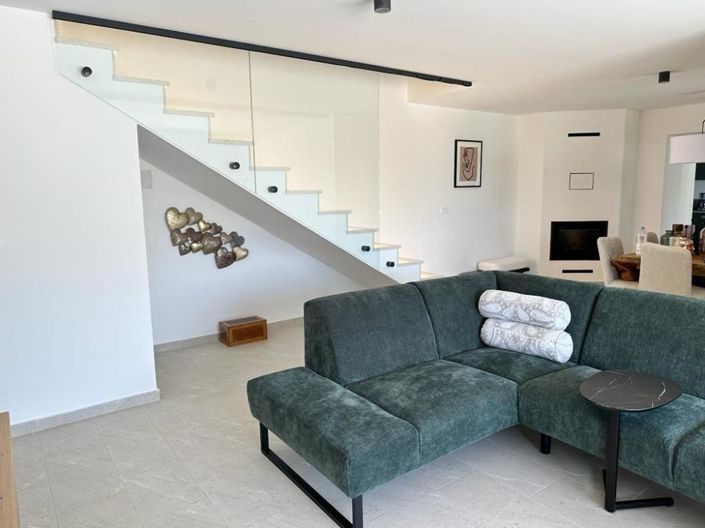 Image No.7-4 Bed Property for sale