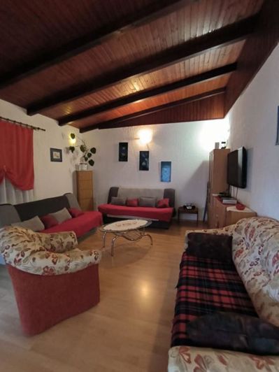 Image No.16-8 Bed Property for sale