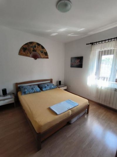 Image No.23-8 Bed Property for sale