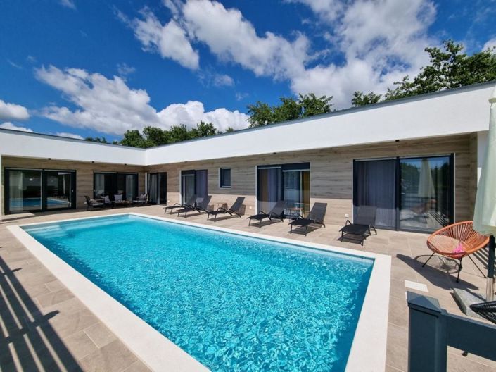 Image No.1-3 Bed Property for sale