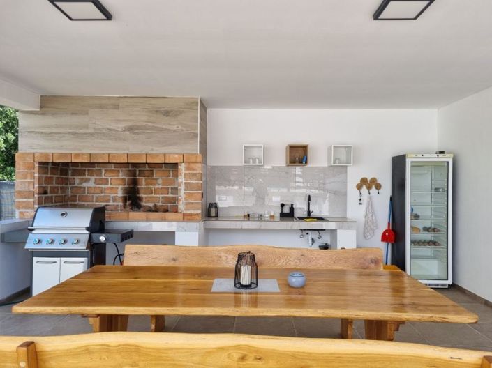 Image No.12-3 Bed Property for sale