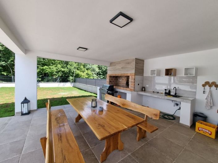 Image No.13-3 Bed Property for sale