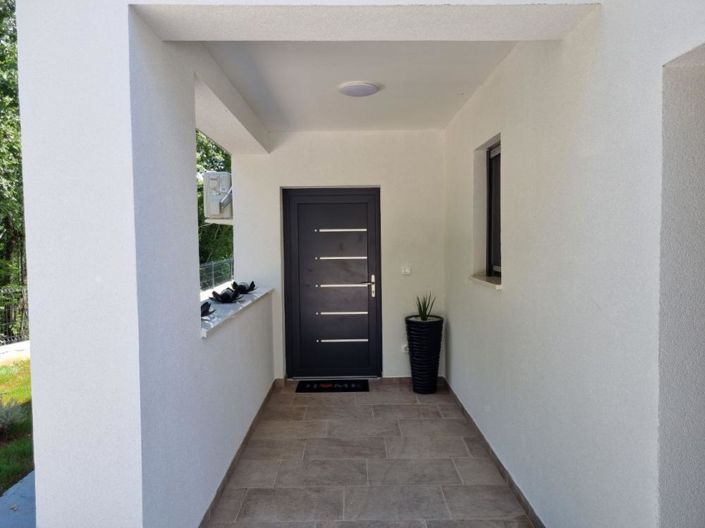 Image No.22-3 Bed Property for sale