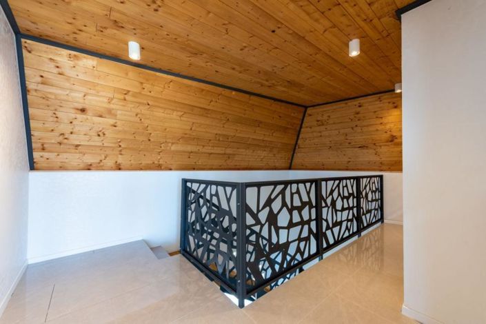 Image No.16-4 Bed Property for sale