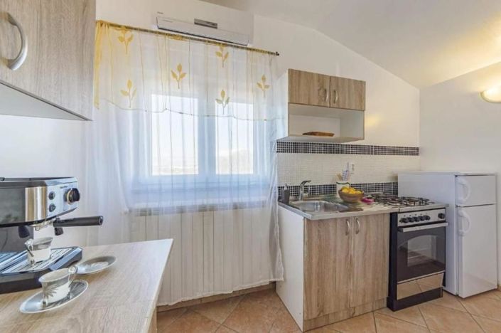 Image No.12-8 Bed Property for sale