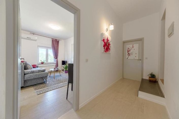 Image No.21-8 Bed Property for sale