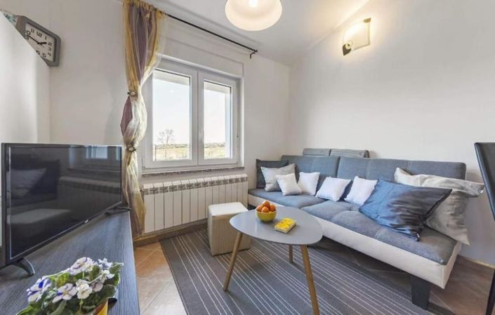 Image No.8-8 Bed Property for sale