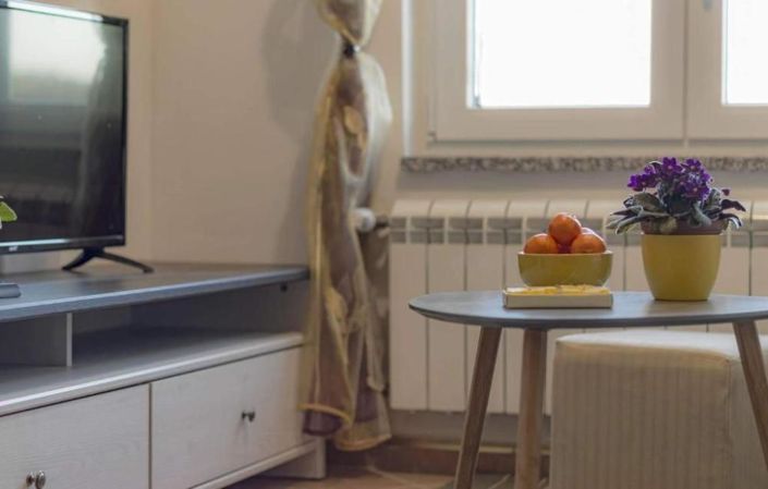 Image No.9-8 Bed Property for sale