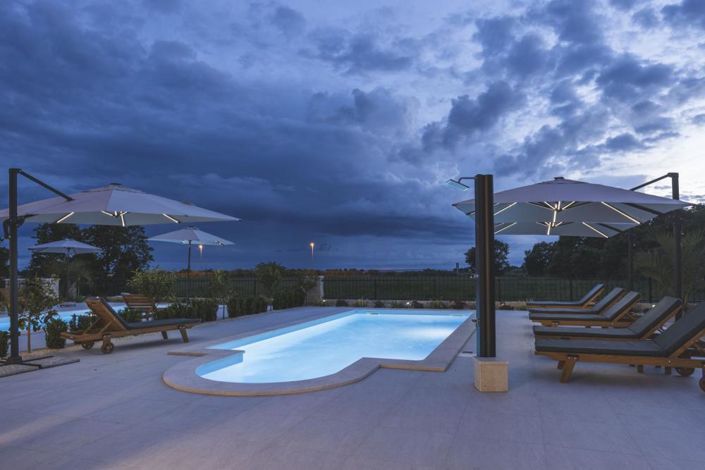 Image No.16-5 Bed Property for sale