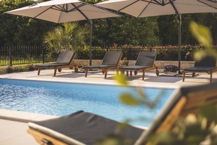 Image No.17-5 Bed Property for sale