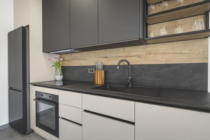 Image No.25-5 Bed Property for sale