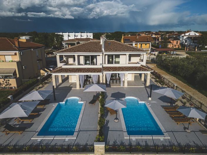 Image No.8-5 Bed Property for sale