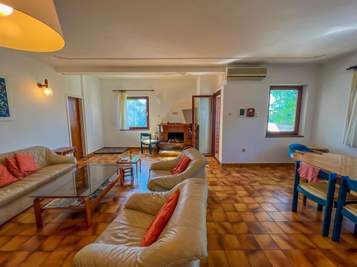 Image No.5-8 Bed Property for sale