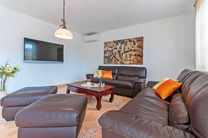 Image No.10-4 Bed Property for sale