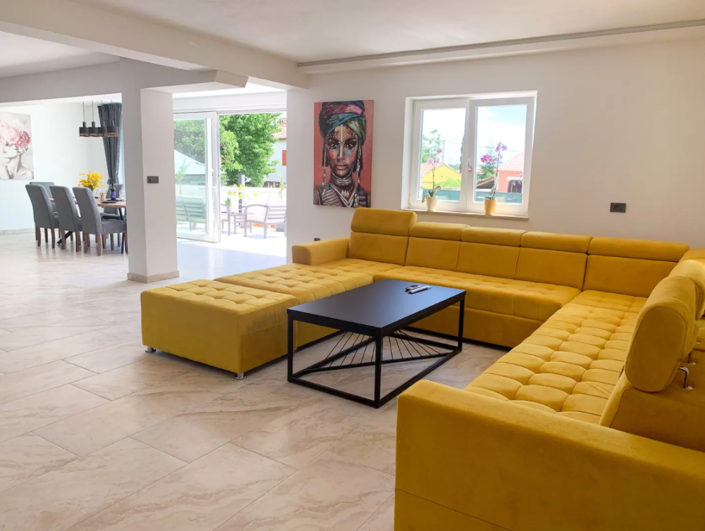 Image No.13-5 Bed Property for sale