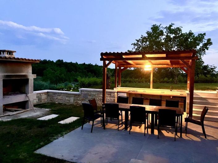 Image No.12-5 Bed Property for sale