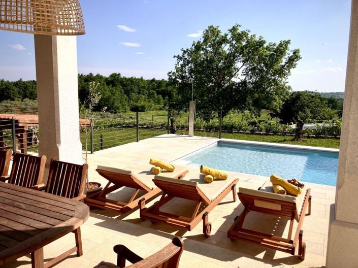 Image No.20-5 Bed Property for sale