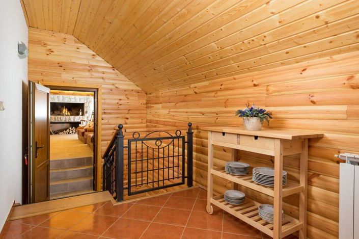 Image No.17-4 Bed Property for sale