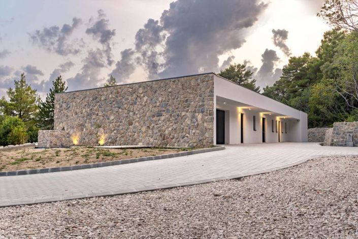 Image No.11-2 Bed Property for sale