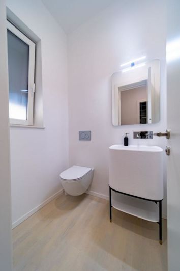 Image No.14-2 Bed Property for sale