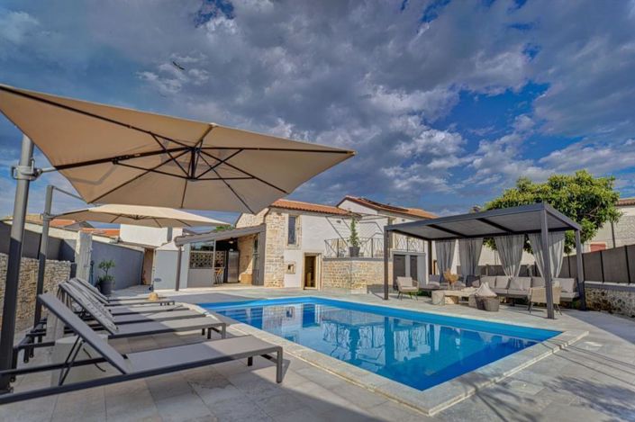 Image No.1-3 Bed Property for sale