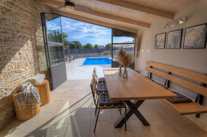 Image No.11-3 Bed Property for sale