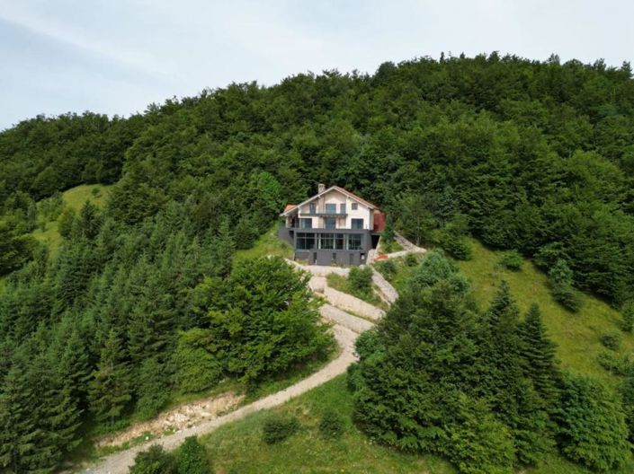 Image No.1-4 Bed Property for sale
