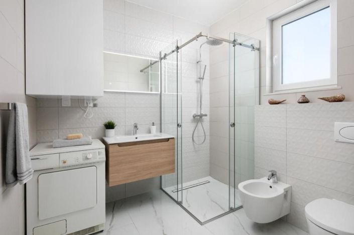 Image No.13-10 Bed Property for sale