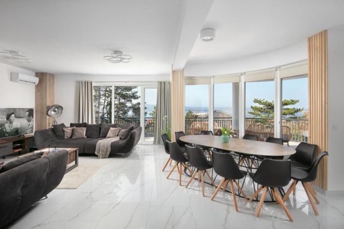 Image No.22-10 Bed Property for sale