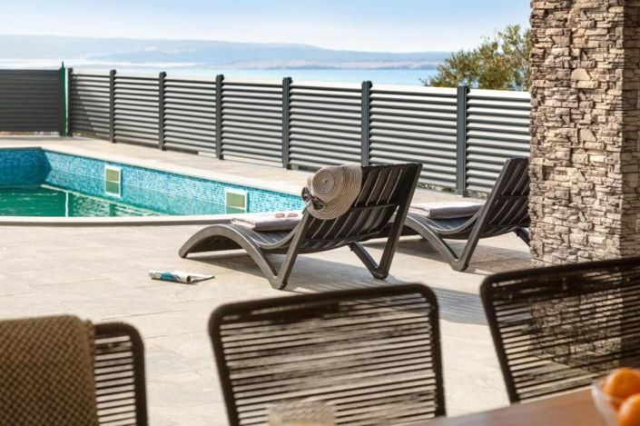 Image No.4-10 Bed Property for sale