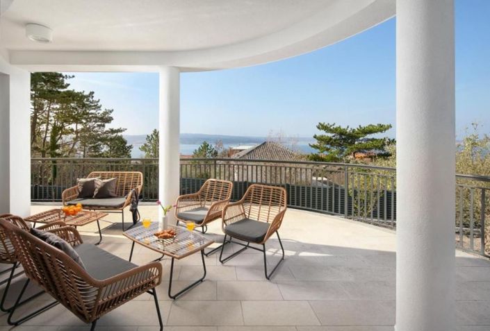 Image No.6-10 Bed Property for sale