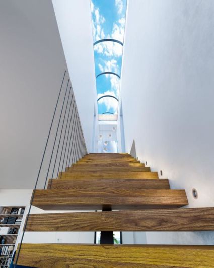 Image No.20-4 Bed Property for sale