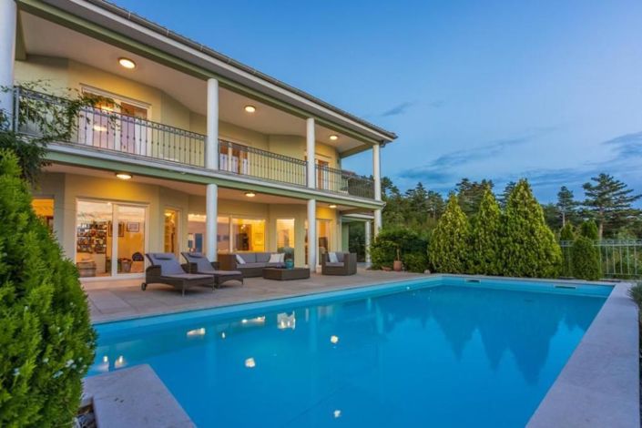 Image No.5-5 Bed Property for sale