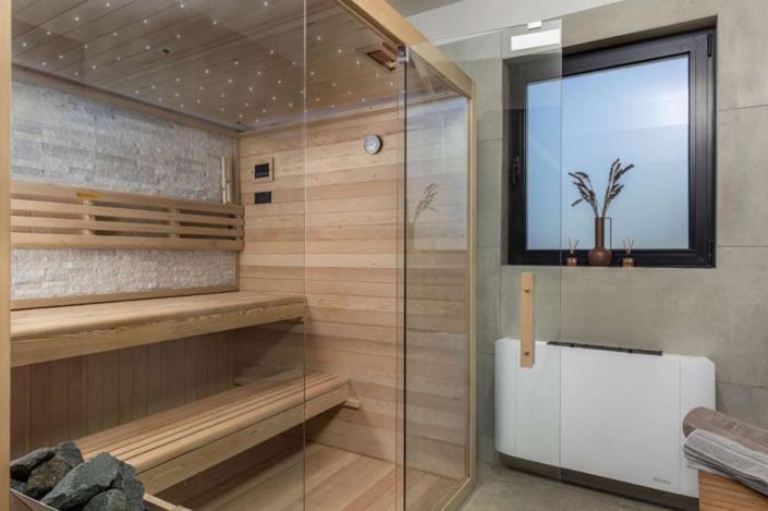 Image No.16-4 Bed Property for sale